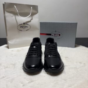 PRADA RUNNERS ZWART