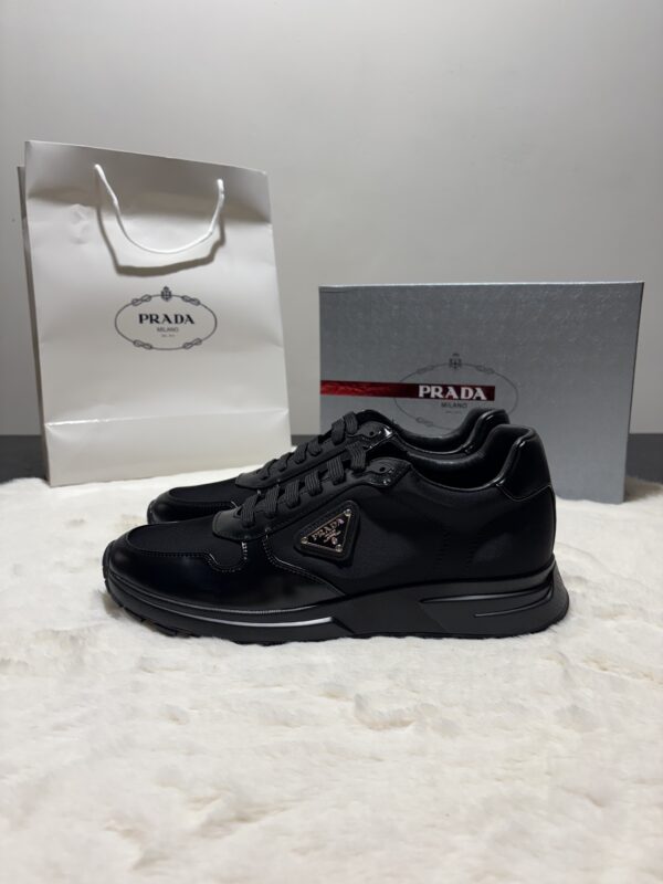 PRADA RUNNERS ZWART - Afbeelding 2