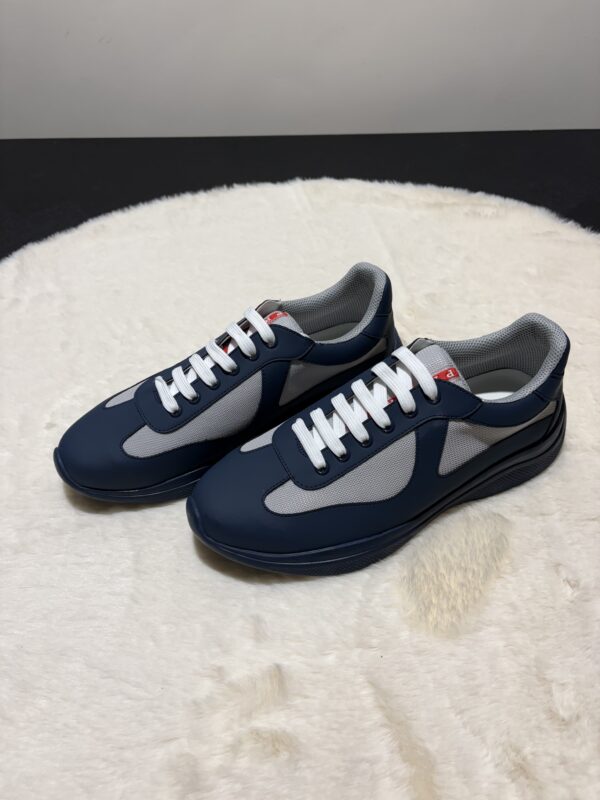 PRADA CUPS BLAUW MAT