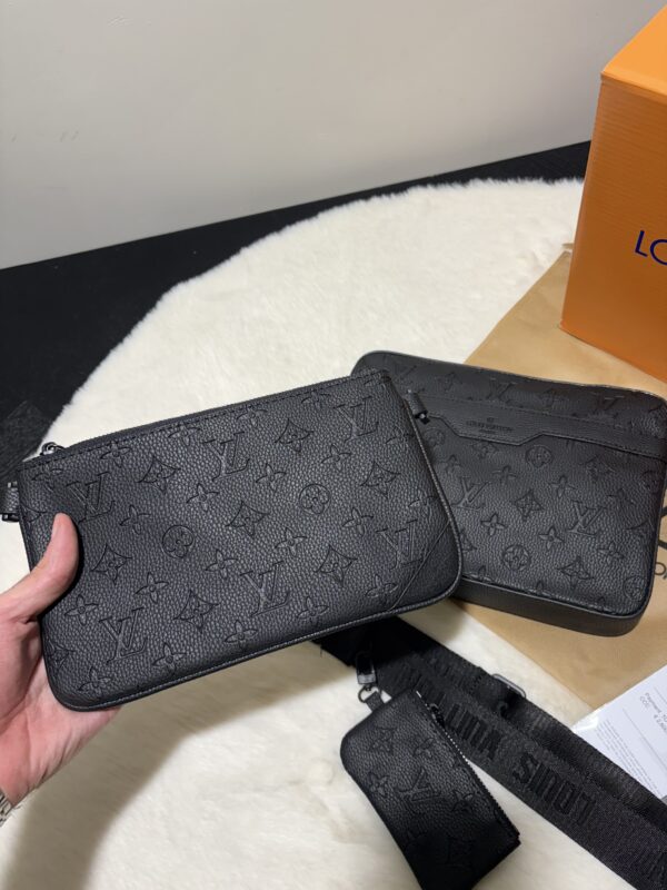 LUIS VUITTON MONO LEATHER BAG
