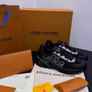 LOUIS VUITTON SNEAKER