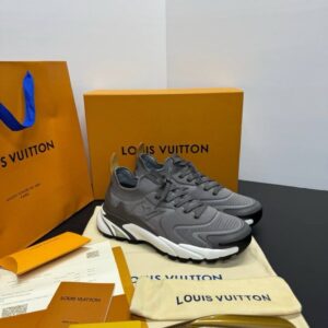 LOUIS VUITTON SNEAKER TATIC GREY